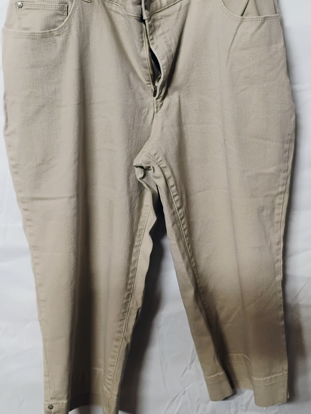 Fashion Bug Women's Khaki Capris
